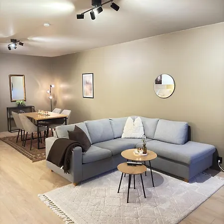Cozy Near Attractions דירה